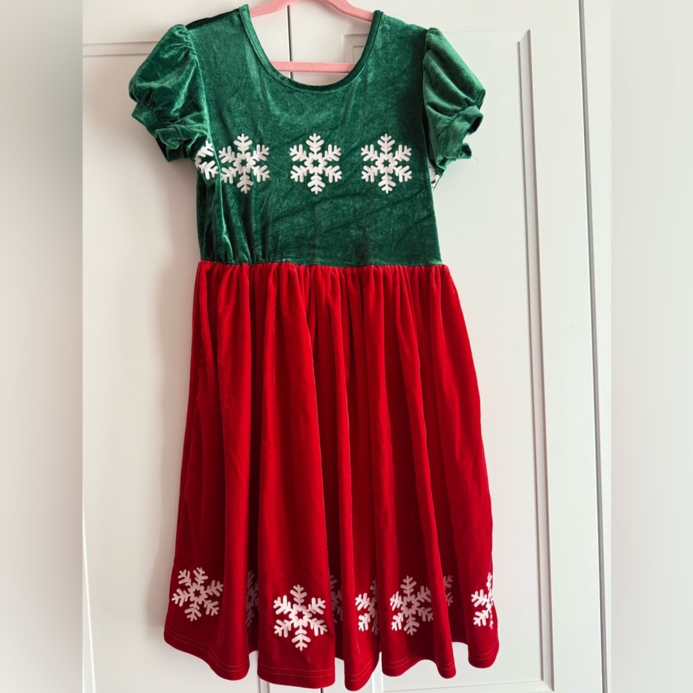 Taylor Joelle Holiday Green and Red Snowflake Dress